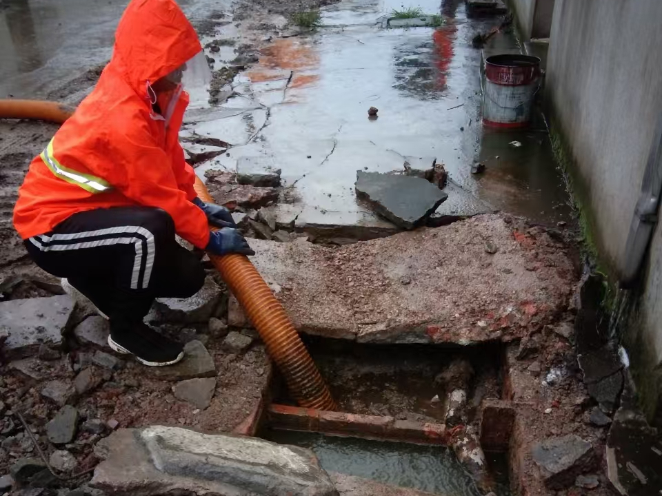 昌邑专业清理污水池 炜誉市政以规范流程守护城市 “肠道”