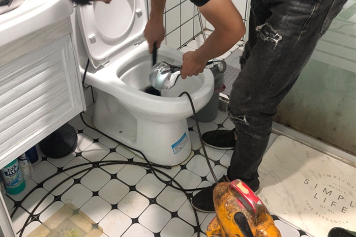 昌邑马桶堵塞自己疏通还是找师傅?专业上门服务让你省时更省心